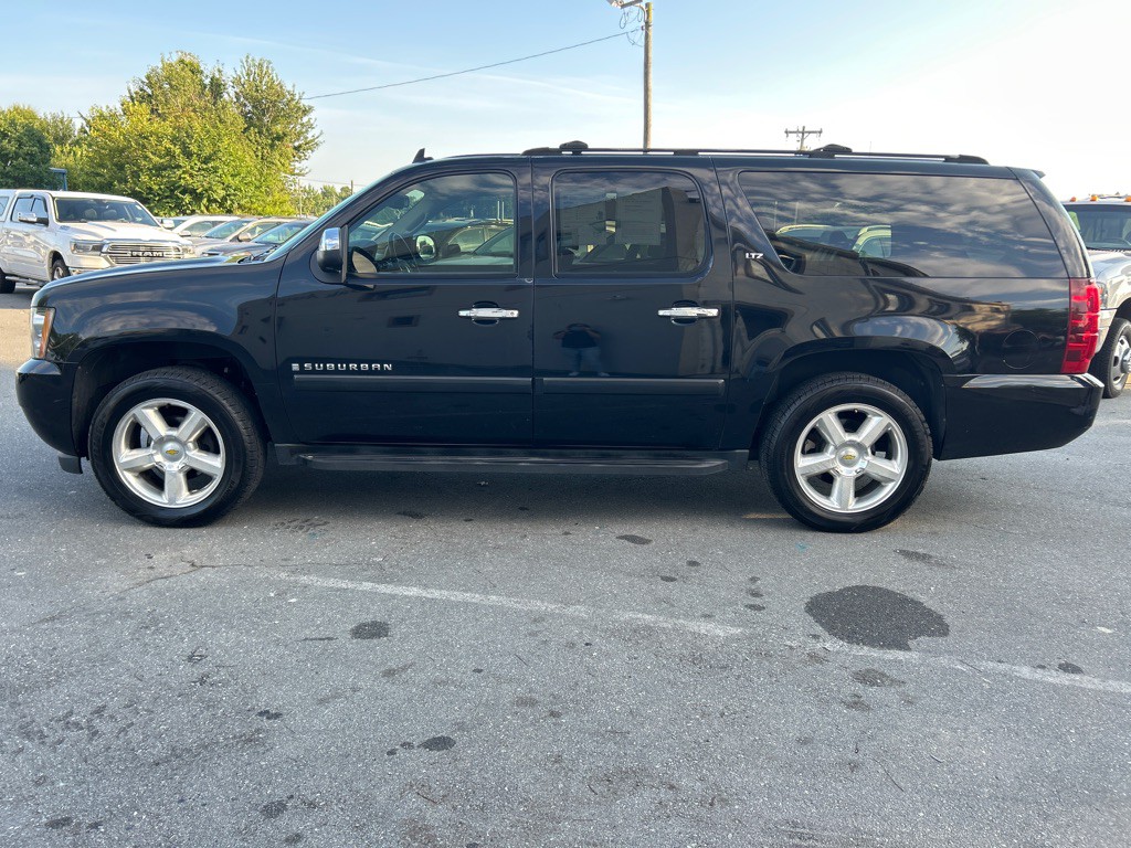 2007 Chevrolet Suburban Image 8
