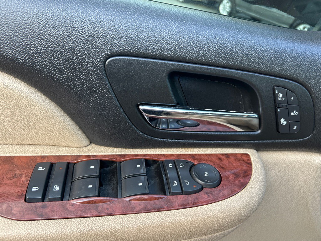 2007 Chevrolet Suburban Image 10