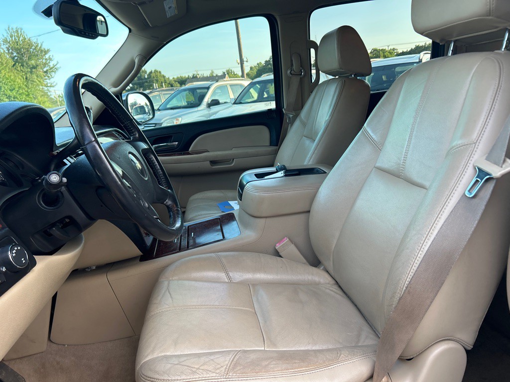 2007 Chevrolet Suburban Image 11