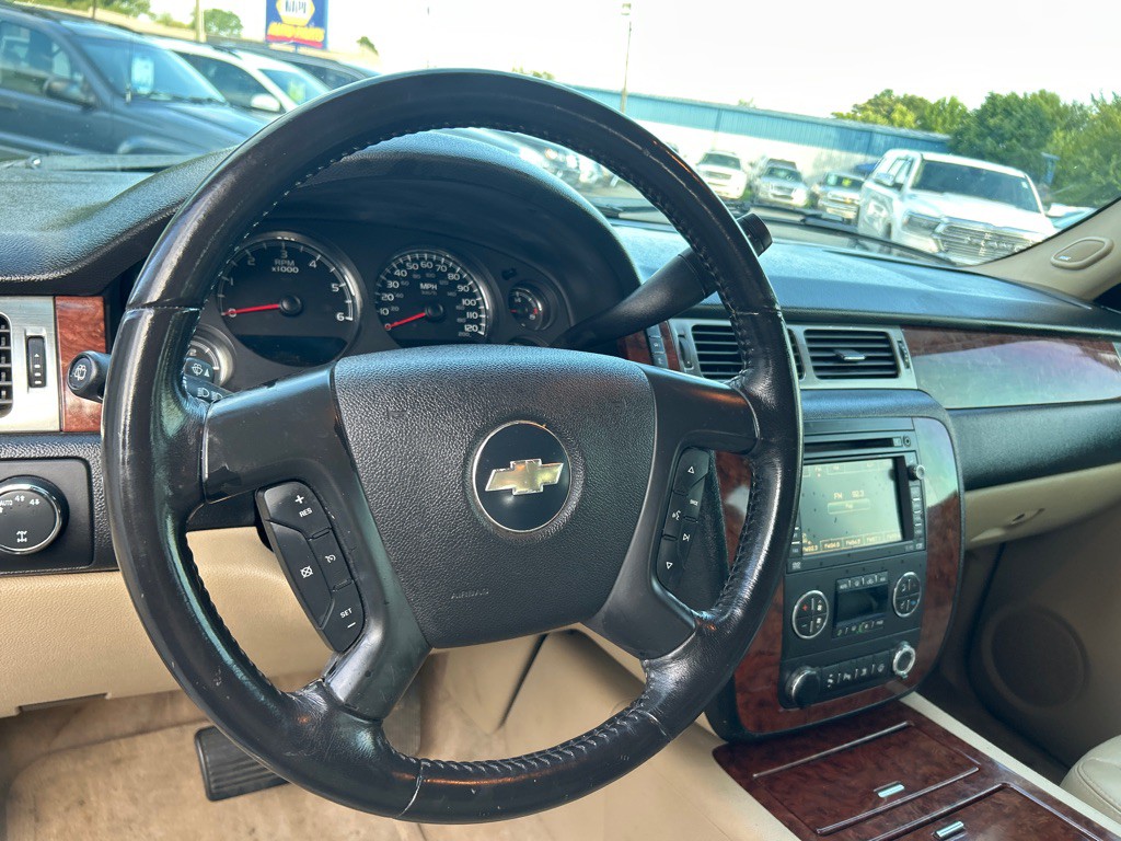 2007 Chevrolet Suburban Image 16