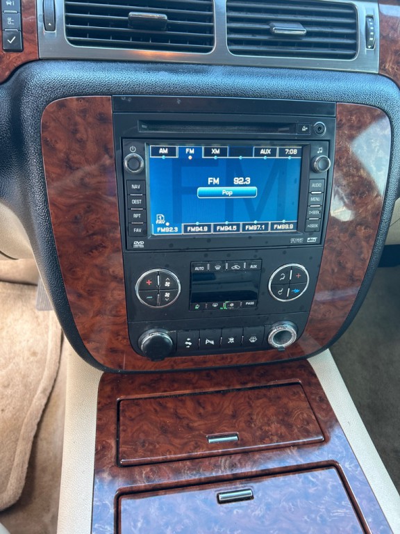 2007 Chevrolet Suburban Image 17