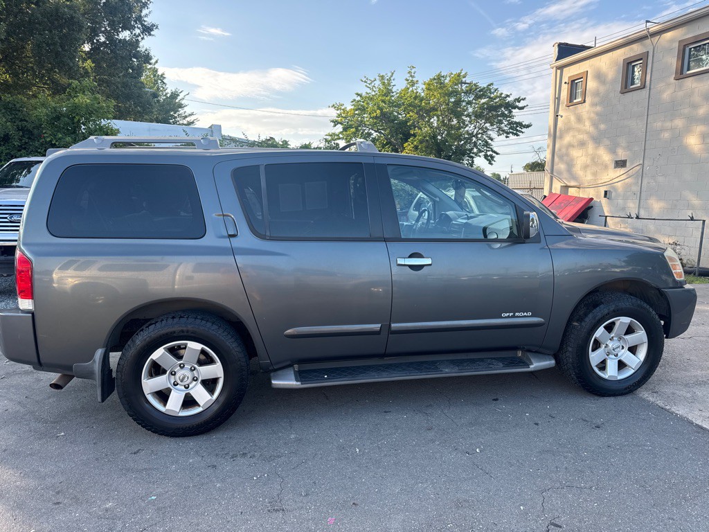 2004 Nissan Armada Image 2