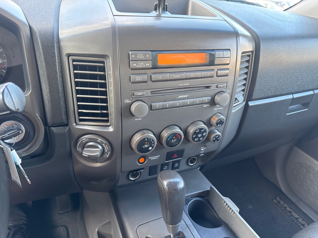 2004 Nissan Armada Image 12