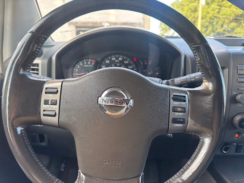 2004 Nissan Armada Image 13