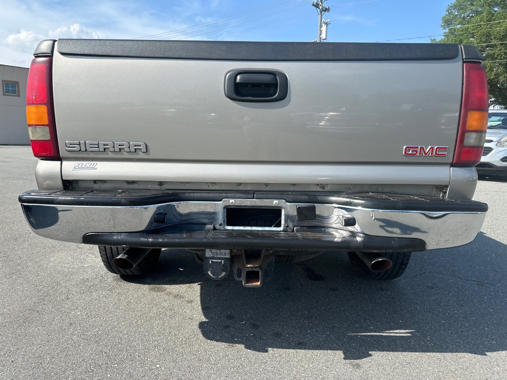 2003 GMC Sierra Image 4