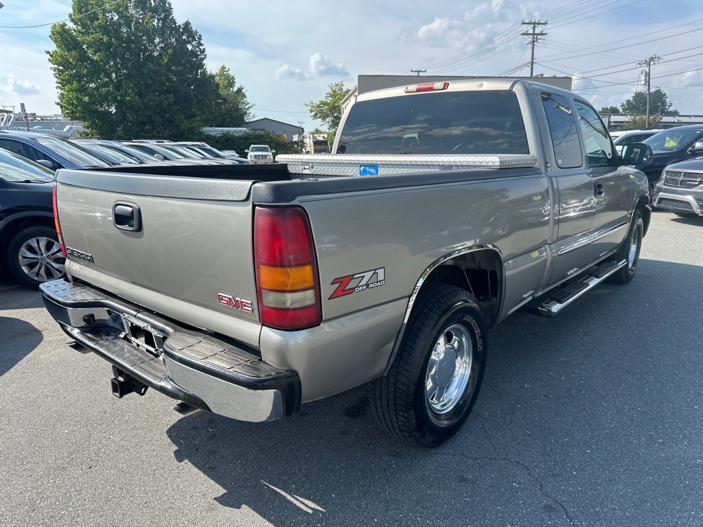 2003 GMC Sierra Image 5