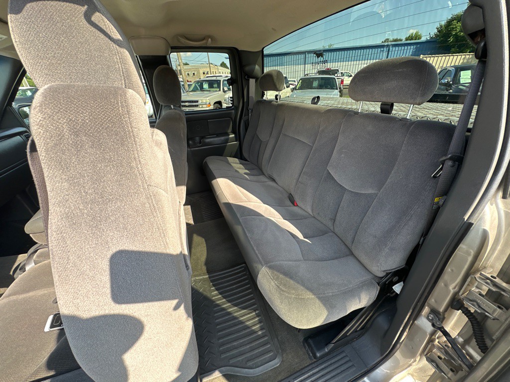 2003 GMC Sierra Image 18