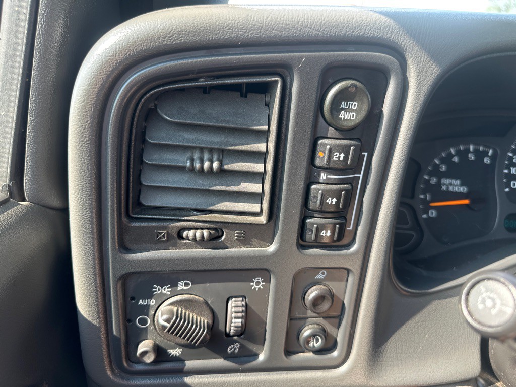 2003 GMC Sierra Image 19