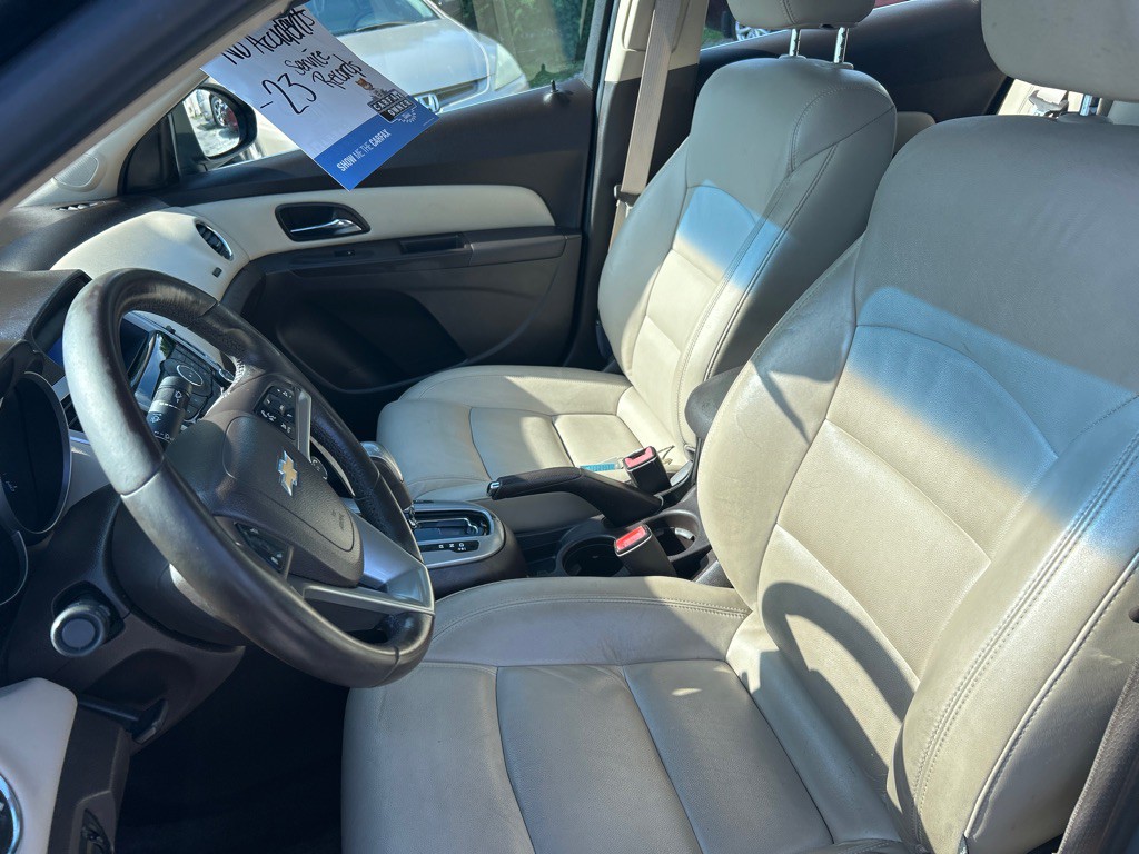 2012 Chevrolet Cruze Image 11
