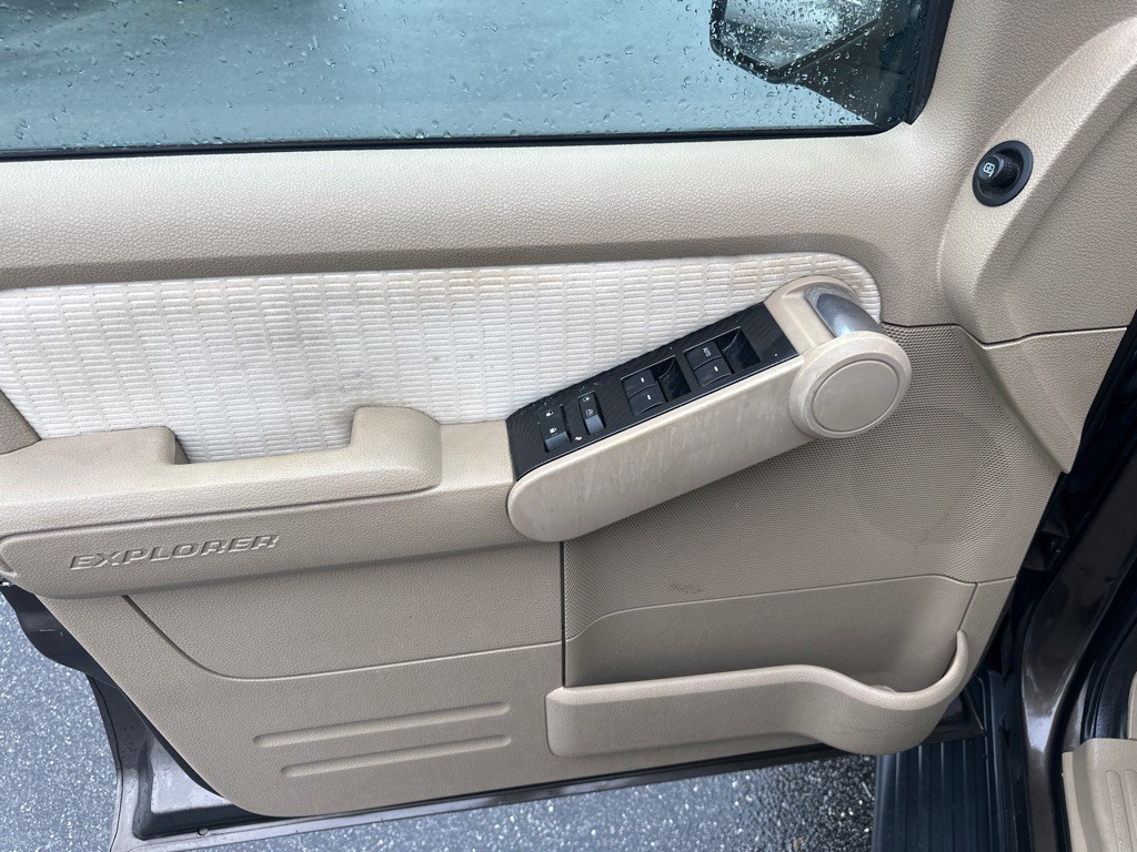 2008 Ford Explorer Image 11