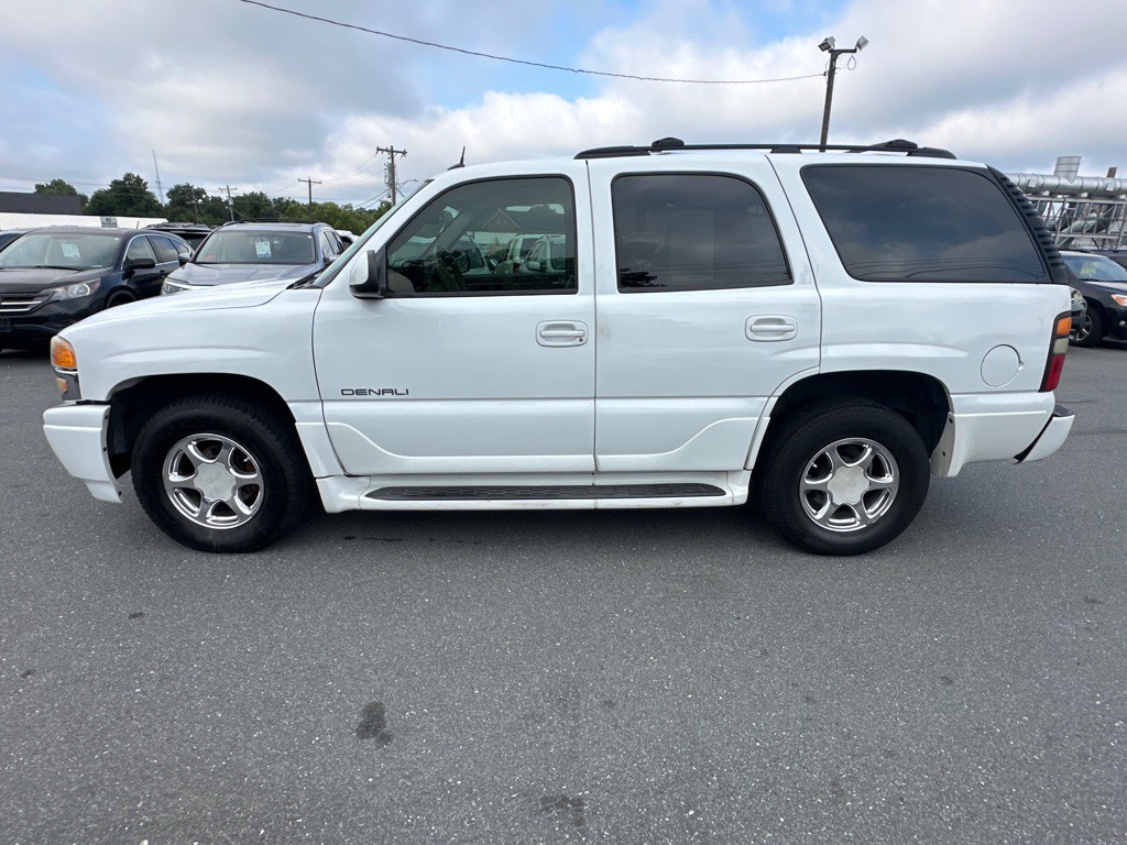 2005 GMC Yukon Image 2