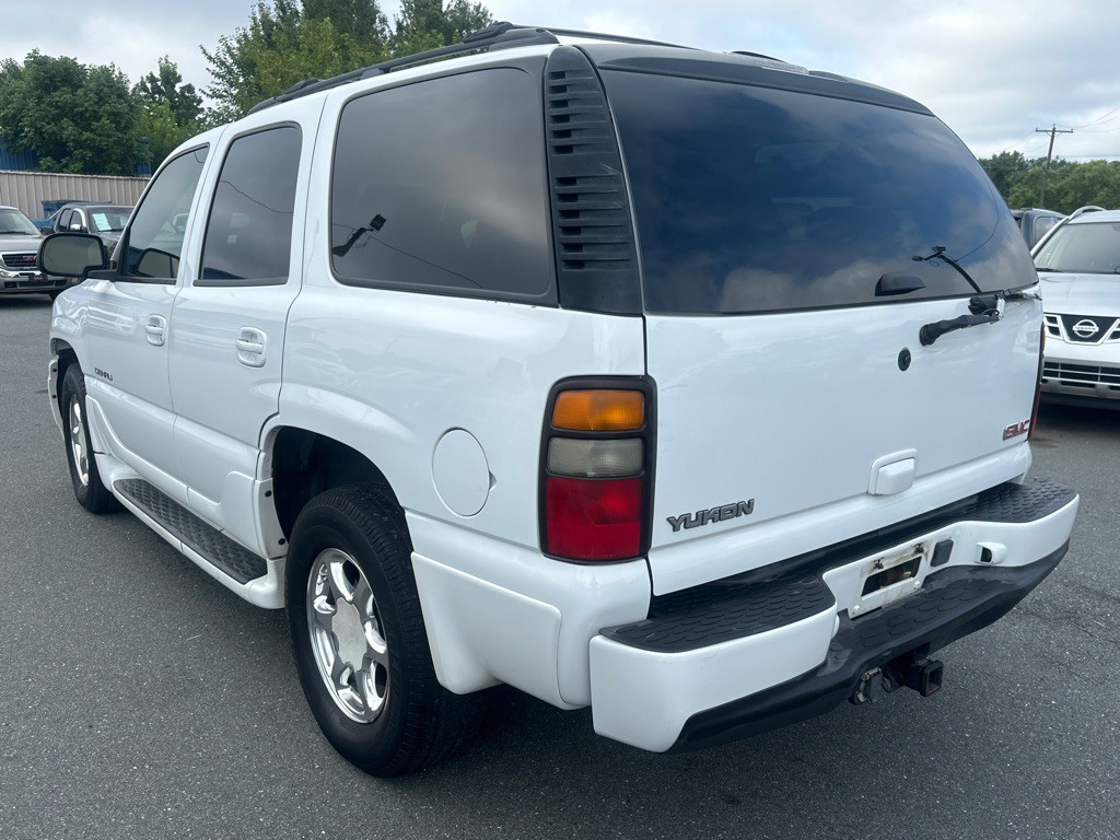 2005 GMC Yukon Image 3