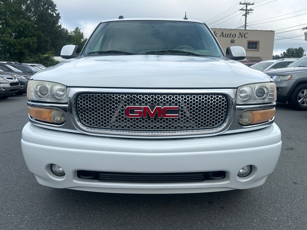 2005 GMC Yukon Image 8