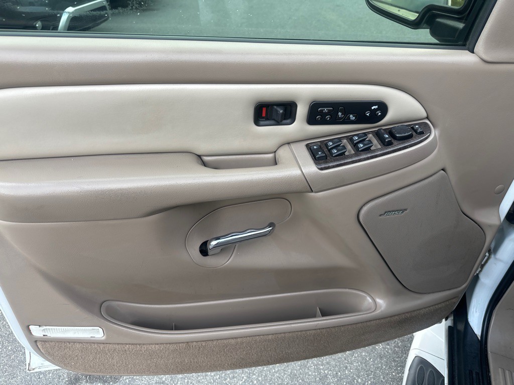 2005 GMC Yukon Image 11