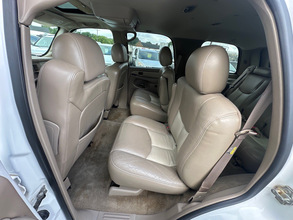 2005 GMC Yukon Image 14