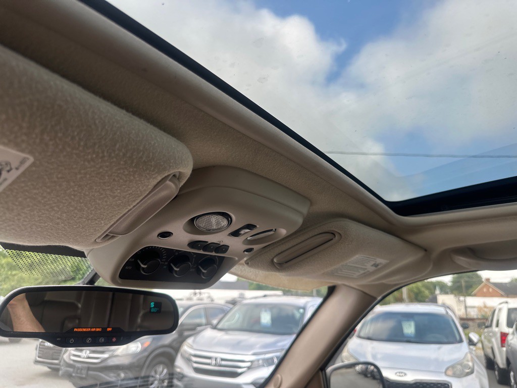 2005 GMC Yukon Image 24
