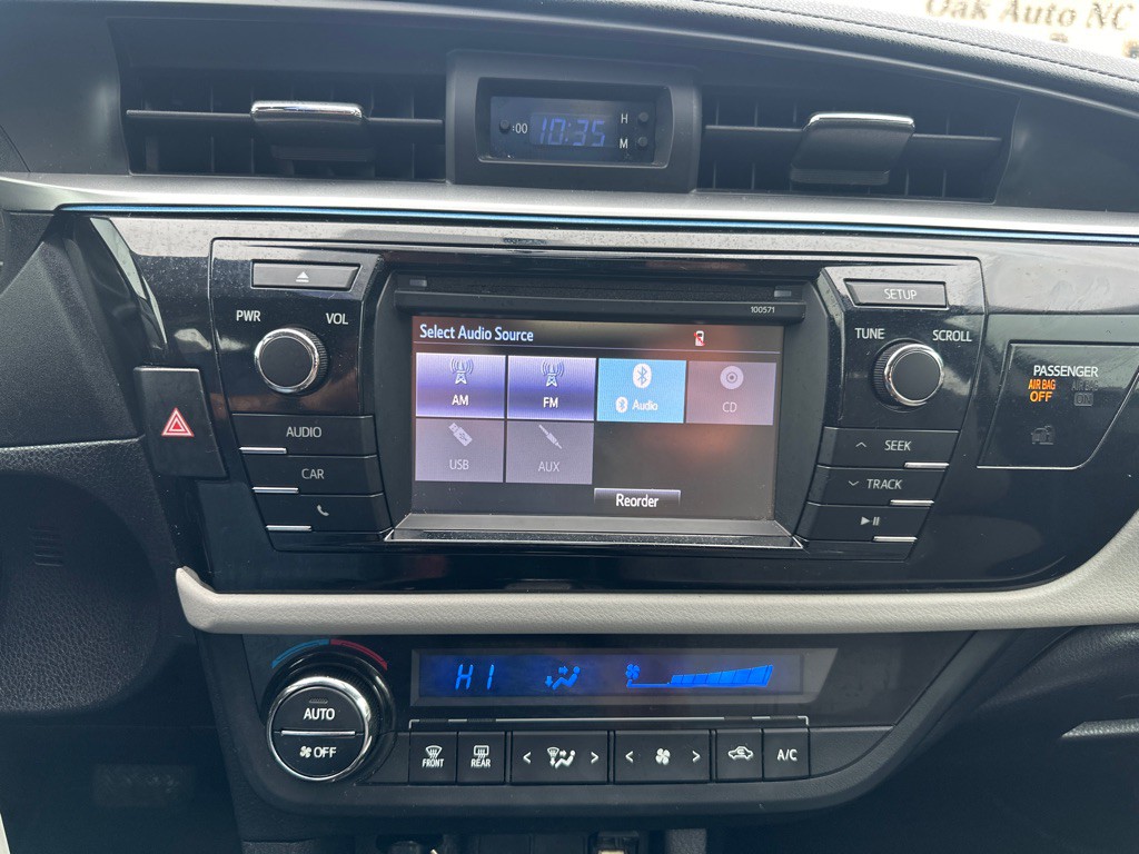 2016 Toyota Corolla Image 18
