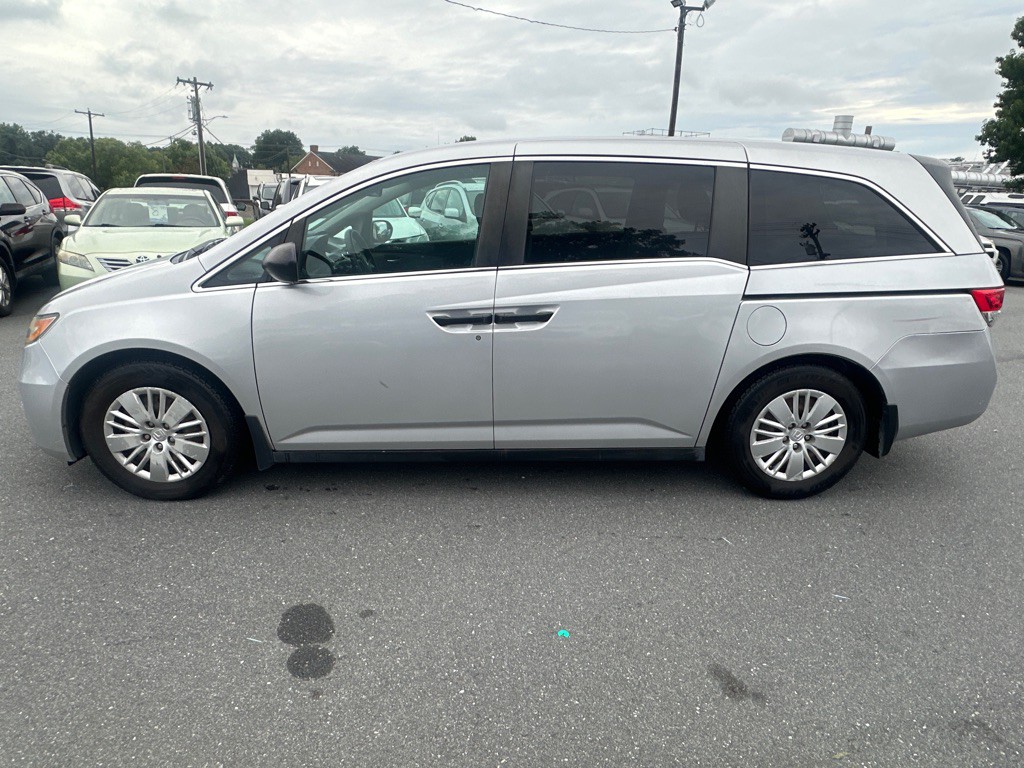 2014 Honda Odyssey Image 2