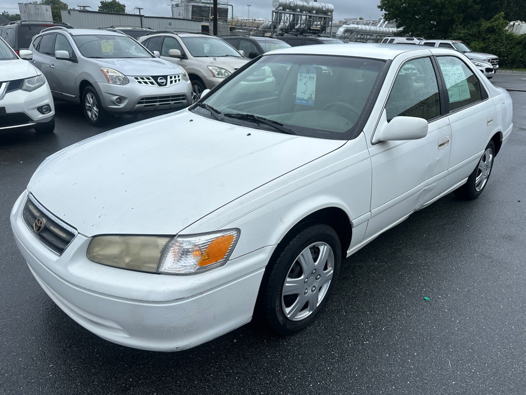 2000 Toyota Camry Image 1