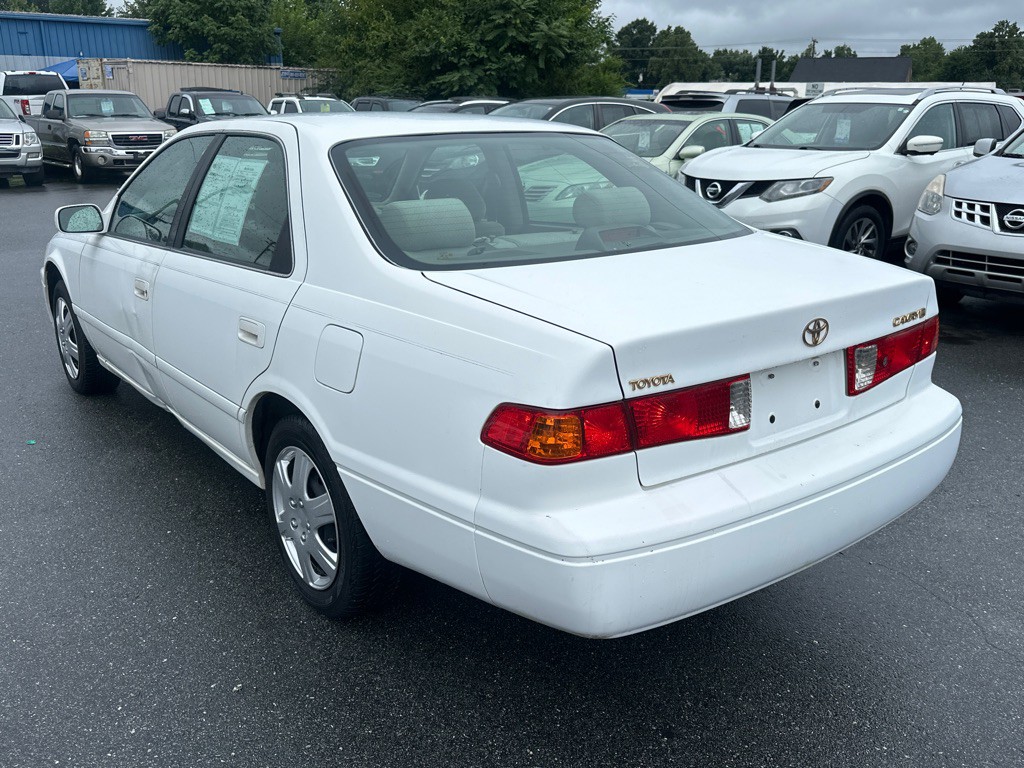 2000 Toyota Camry Image 3