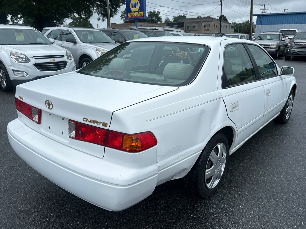 2000 Toyota Camry Image 5