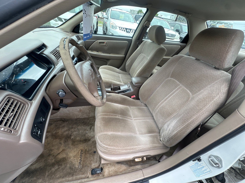 2000 Toyota Camry Image 12