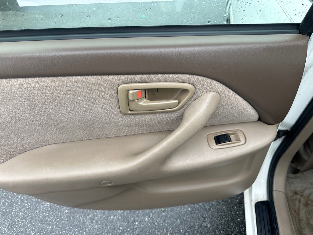 2000 Toyota Camry Image 13
