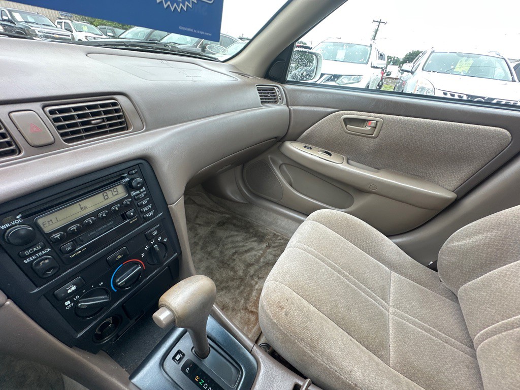 2000 Toyota Camry Image 19