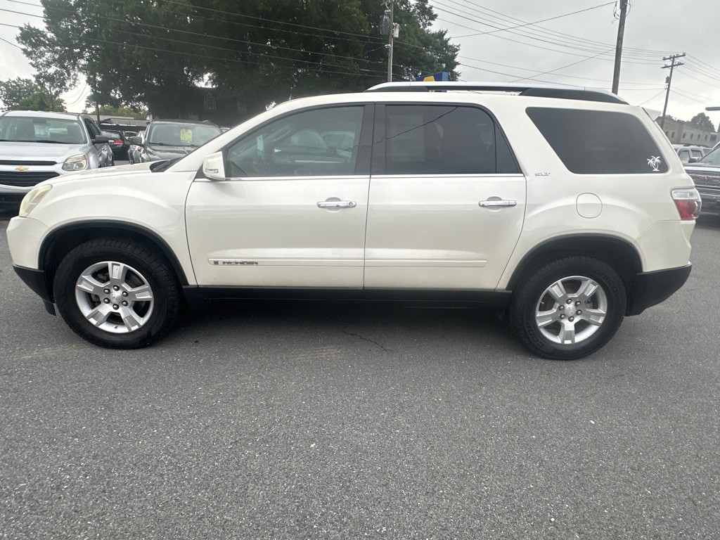 2008 GMC Acadia Image 2