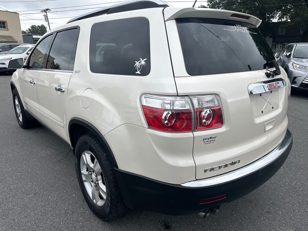 2008 GMC Acadia Image 3