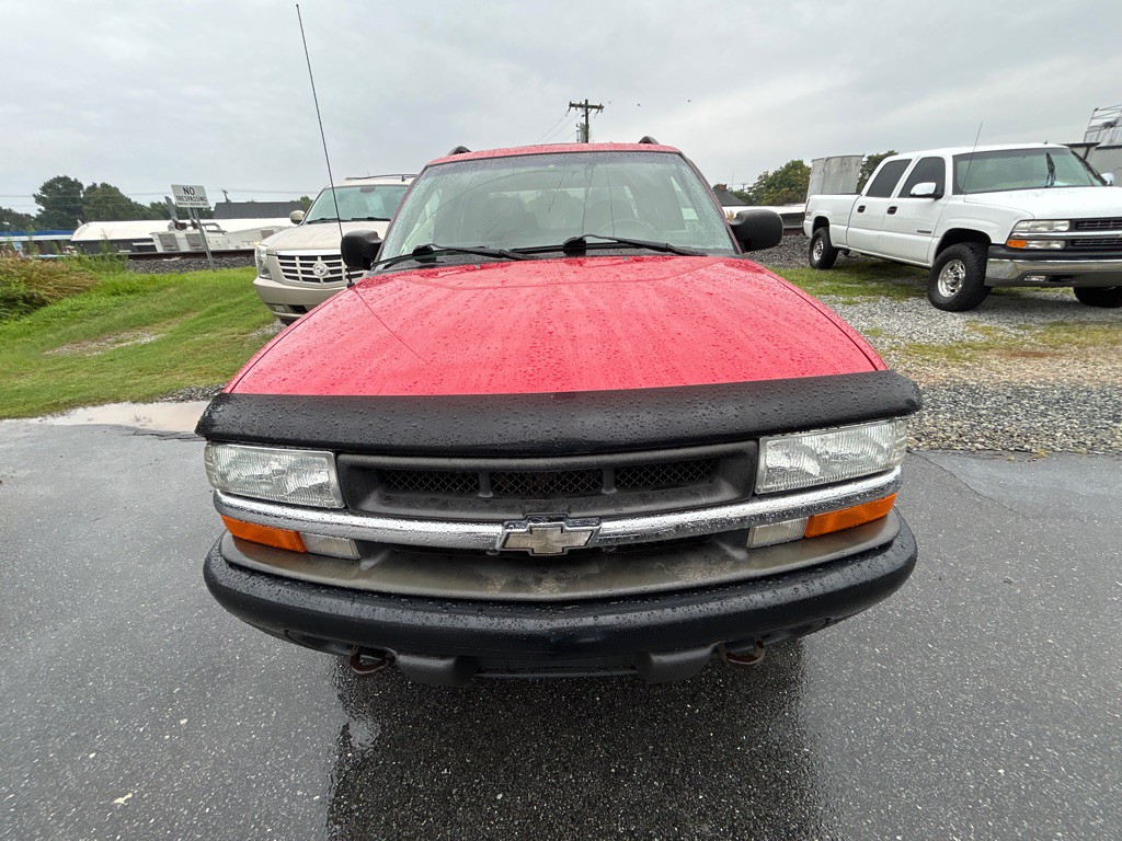 2003 Chevrolet S10 Image 2