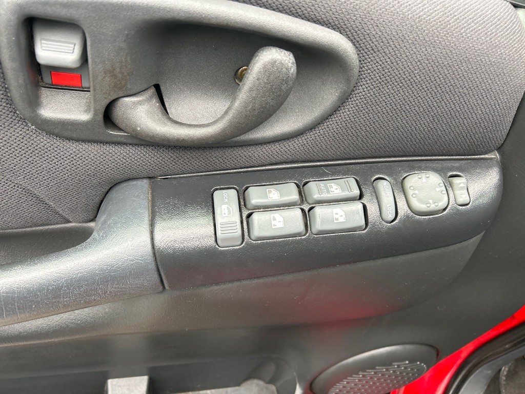 2003 Chevrolet S10 Image 10