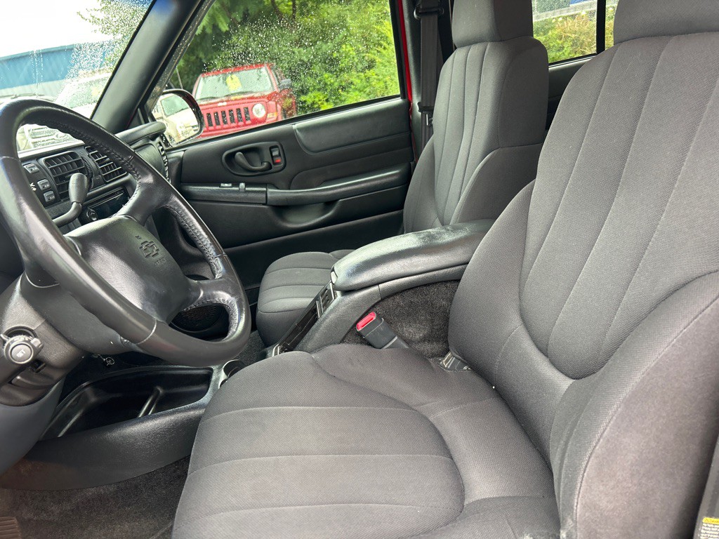 2003 Chevrolet S10 Image 11