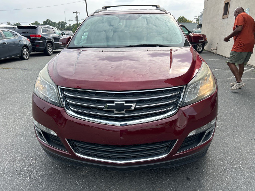 2017 Chevrolet Traverse Image 2
