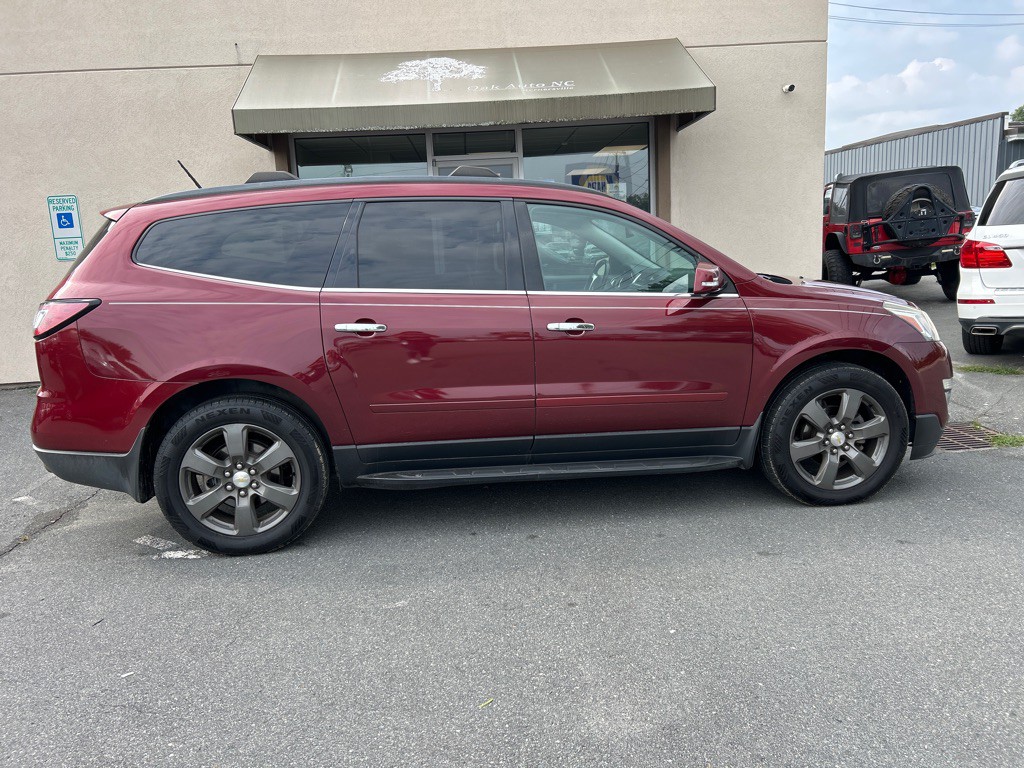 2017 Chevrolet Traverse Image 4