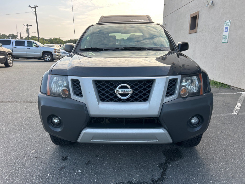 2013 Nissan Xterra Image 2