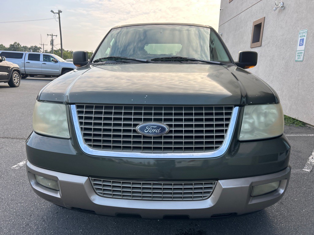 2003 Ford Expedition Image 2