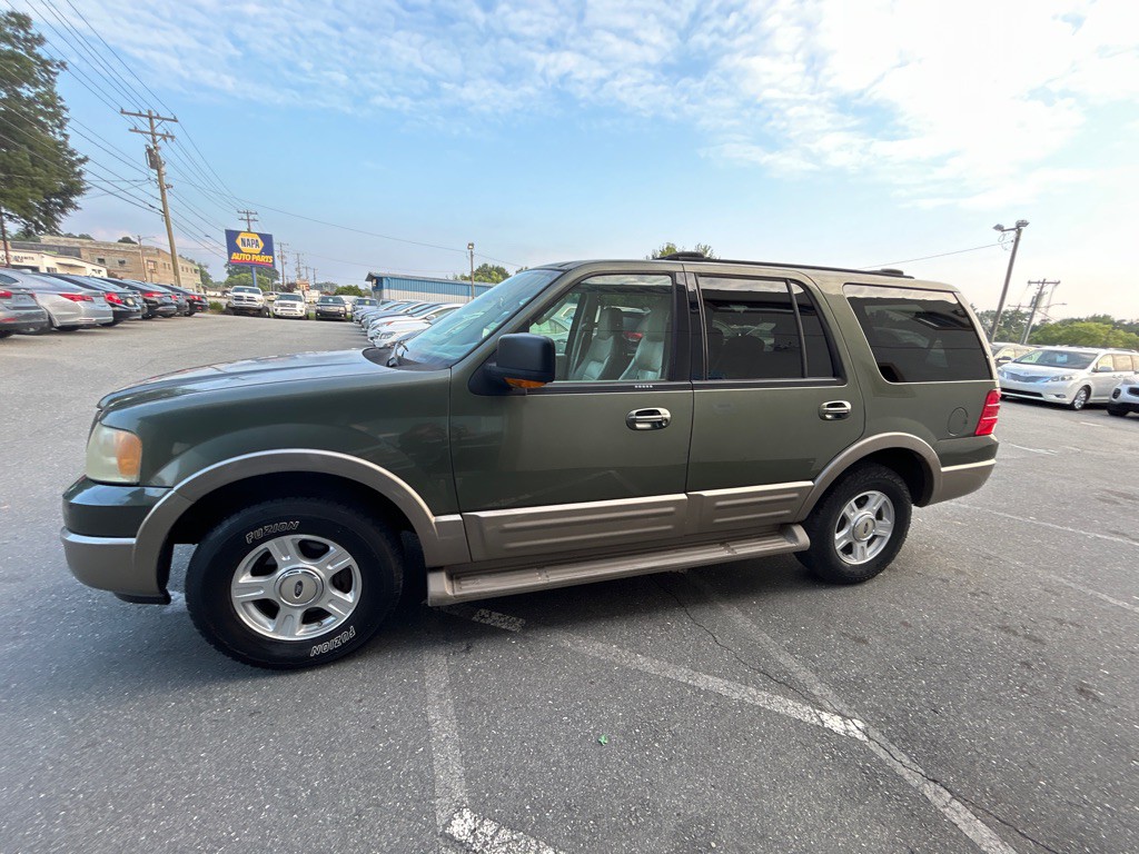 2003 Ford Expedition Image 8