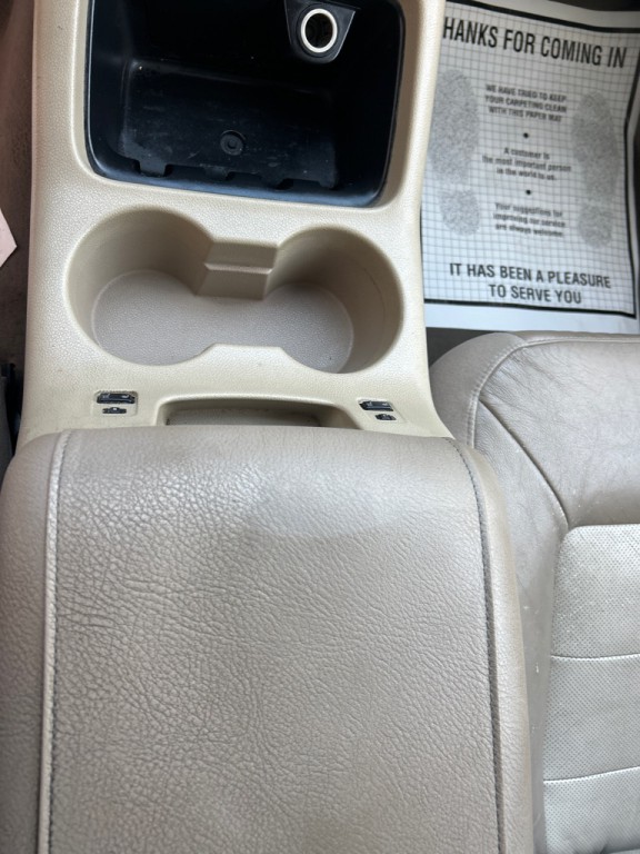 2003 Ford Expedition Image 16
