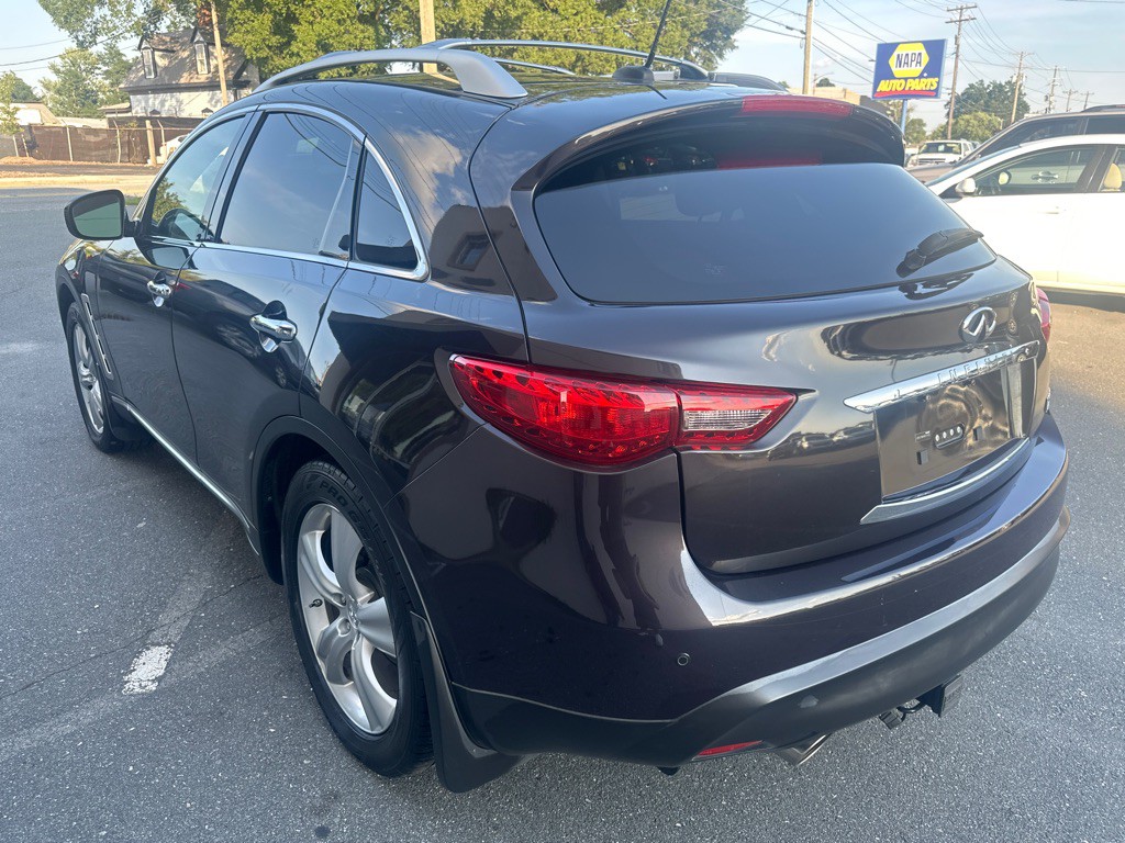 2011 INFINITI FX35 Image 3