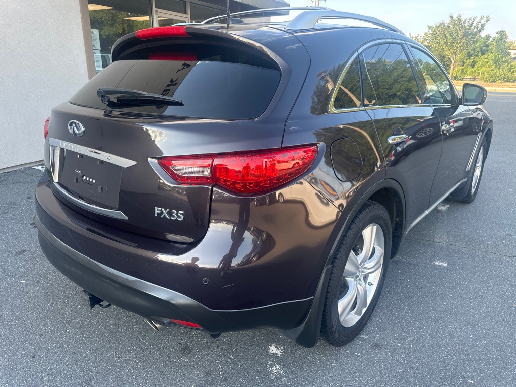 2011 INFINITI FX35 Image 5