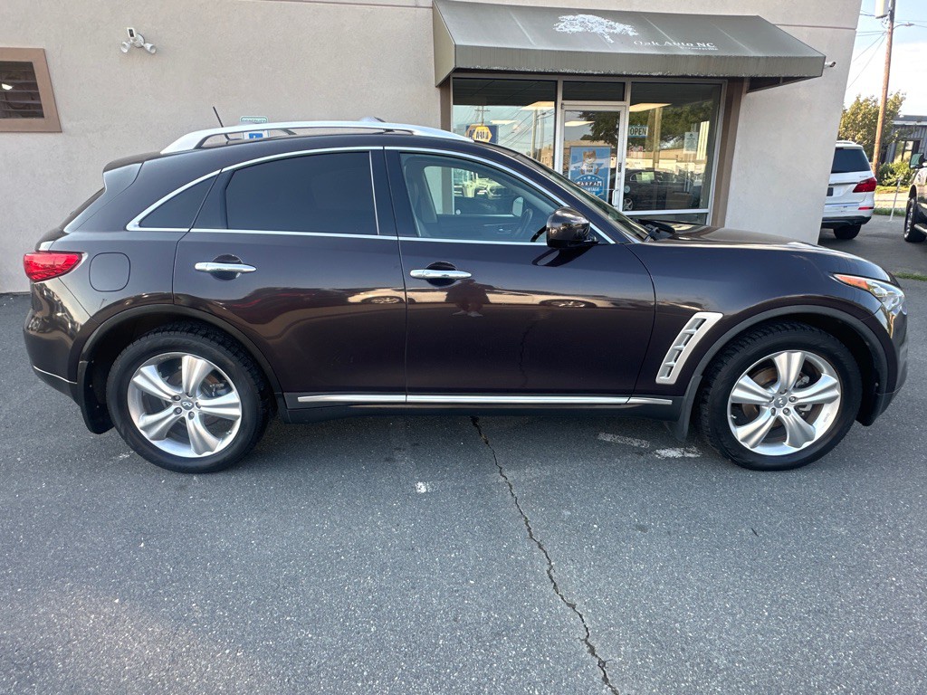 2011 INFINITI FX35 Image 6