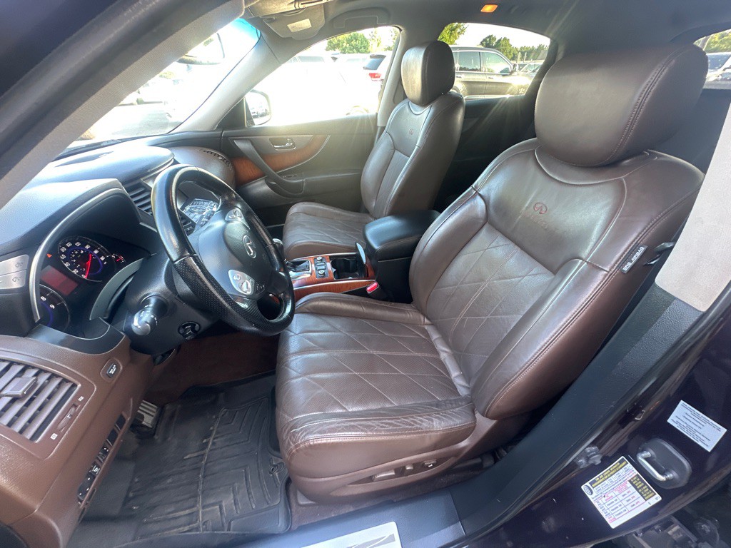 2011 INFINITI FX35 Image 9