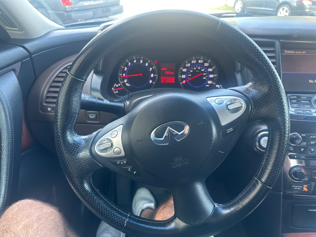 2011 INFINITI FX35 Image 13