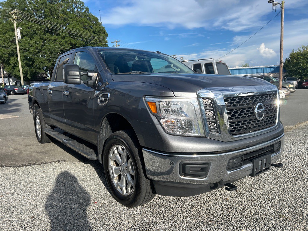2018 Nissan Titan Image 3