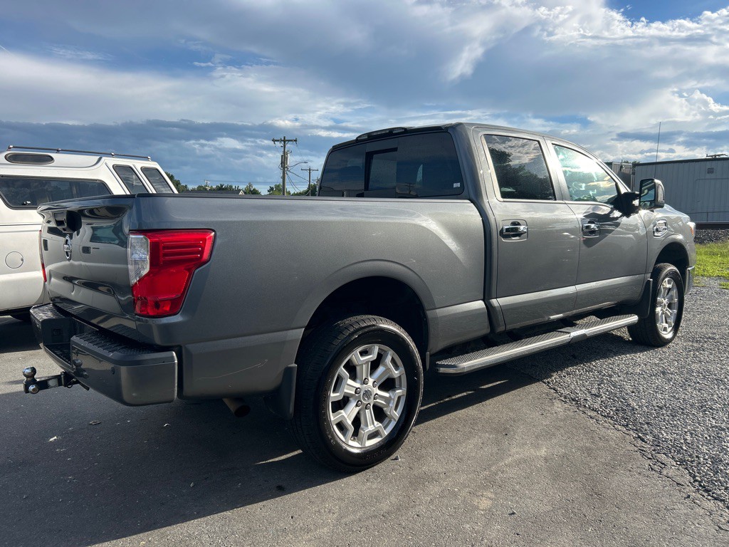 2018 Nissan Titan Image 5