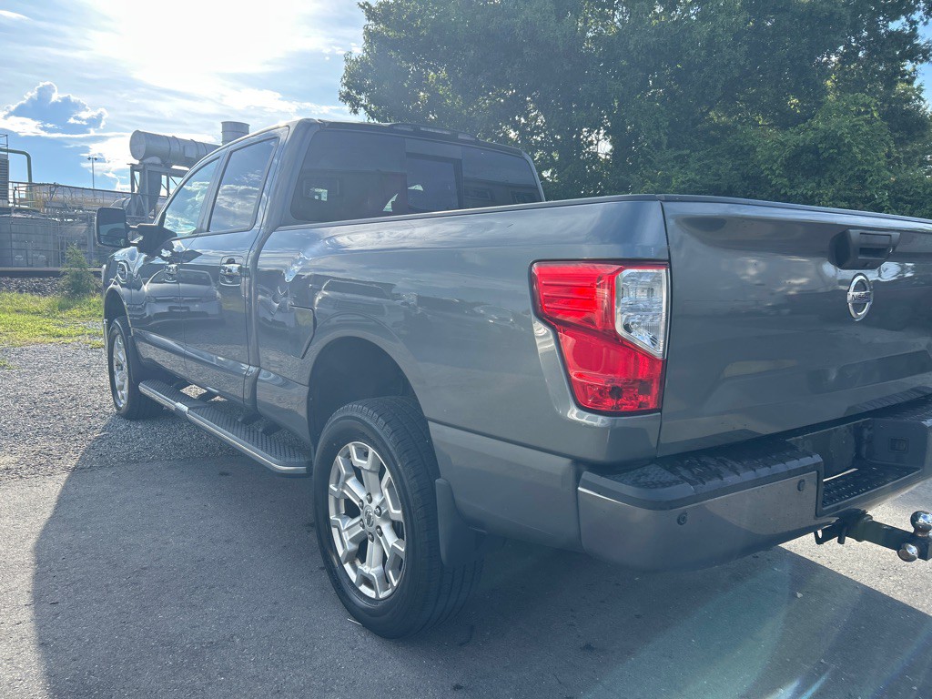 2018 Nissan Titan Image 7