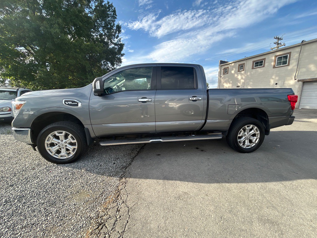 2018 Nissan Titan Image 8