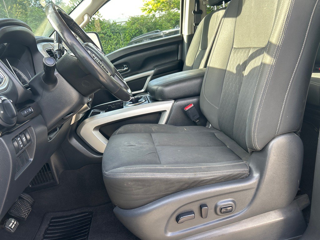 2018 Nissan Titan Image 14