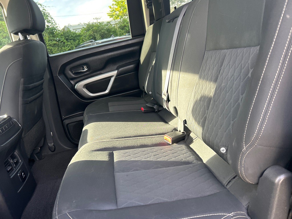 2018 Nissan Titan Image 15